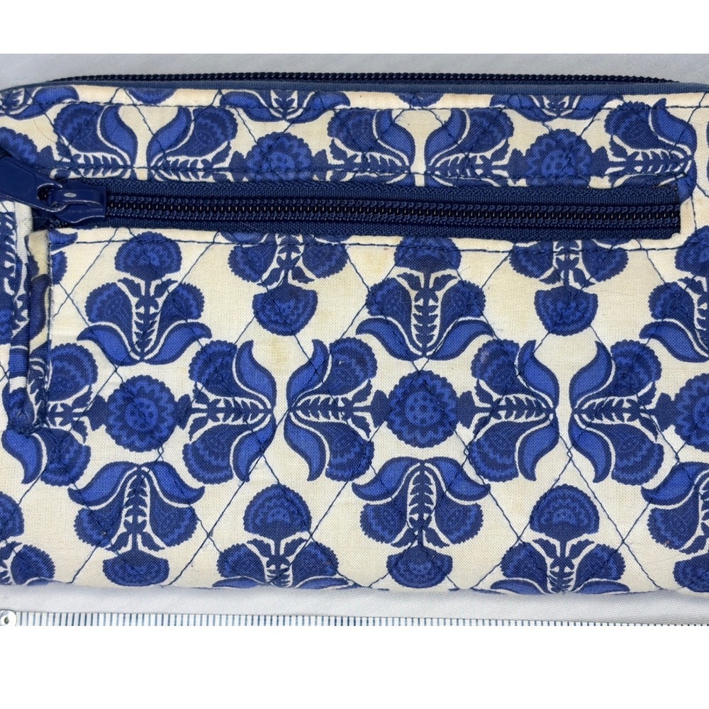 Vera Bradley Turnlock Wallet Blue White Floral Quilted Cotton Zip Around - Picture 2 of 7